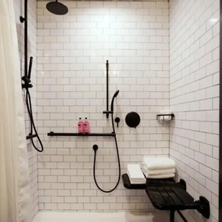 Hotel Moxy Richmond Downtown Exterior foto